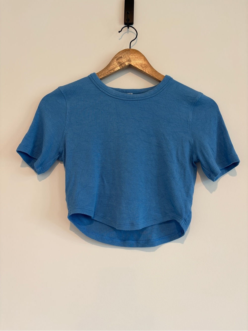 Lululemon Hold Tight Cropped T-Shirt Blue Nile Ribbed Crewneck Size 6